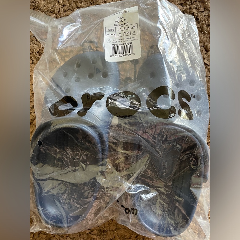 Crocs Kids Classic. NWT. Size J. Navy